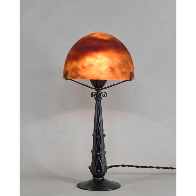 Art Deco 1920s French Art Deco Daum Table Lamp - Burned Orange Mottled Glass & Wrought Iron For Sale - Image 3 of 11