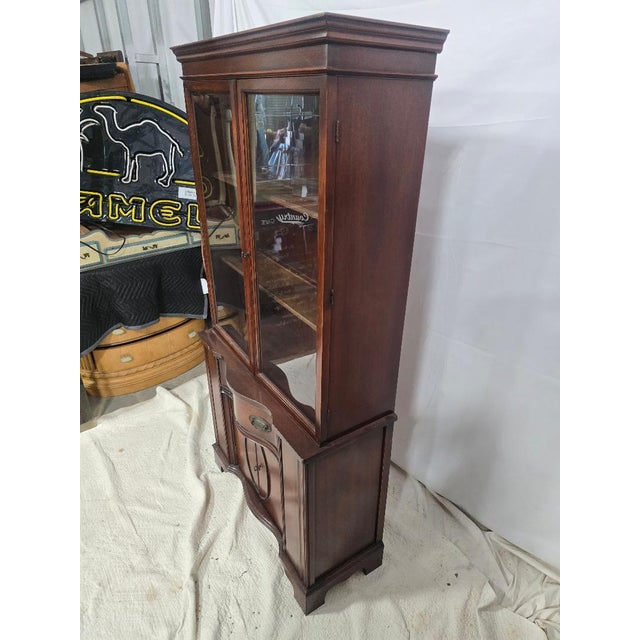 Vintage Mahogany Curio Cabinet With Glass Doors & Serpentine Base For Sale - Image 4 of 6