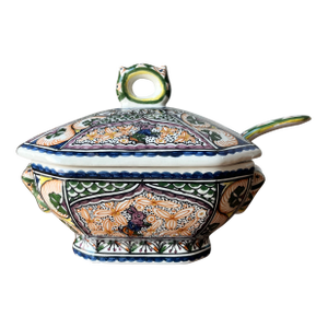 Late 20th Century Estrella De Conimbriga Hand-Painted Small Tureen, Bunny Rabbit and Floral Design, Made in Portugal