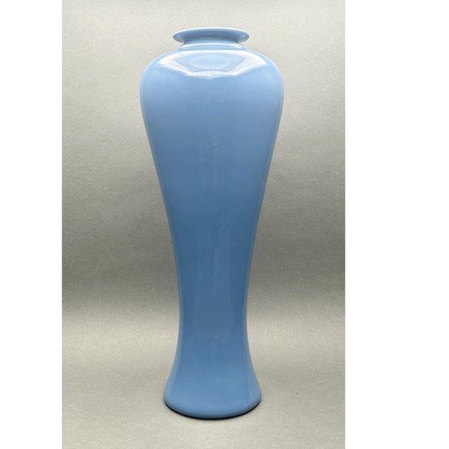 Elegant decorative piece, ideal for adding sophistication to modern or classic interiors. Its embossed ribbon design...