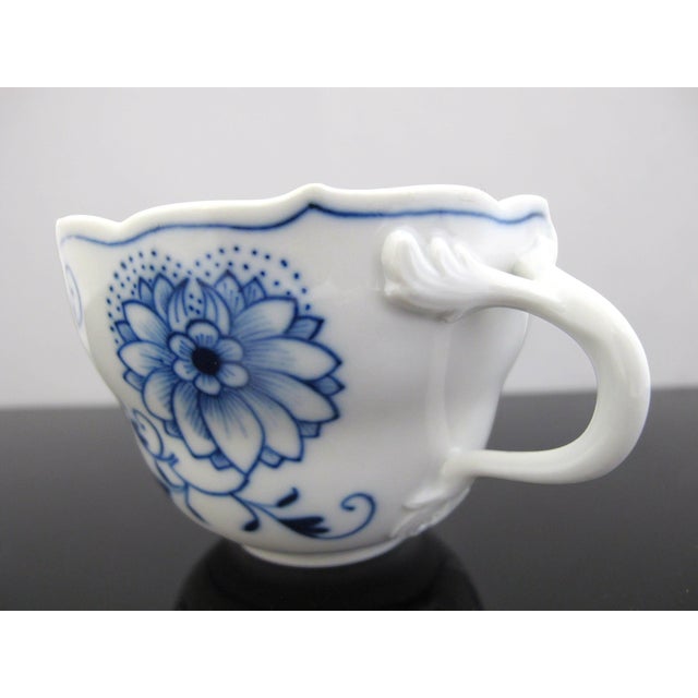 Meissen Porcelain Meissen Cross Swords Blue Onion Porcelain Scallop Rim Demitasse Coffee Cup For Sale - Image 4 of 6