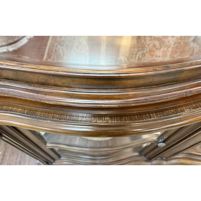 Late 20th Century Bombe Front China Display Cabinet For Sale - Image 9 of 14