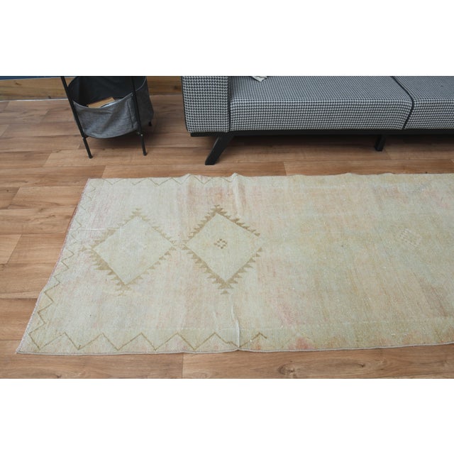 1970s Vintage Handmade Wool Cotton Turkish Beige Area Rug For Sale - Image 9 of 11
