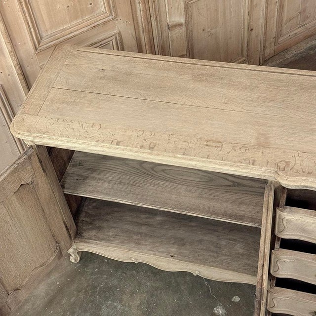 Grand Antique Country French Louis XV Buffet in Stripped Oak For Sale - Image 15 of 18