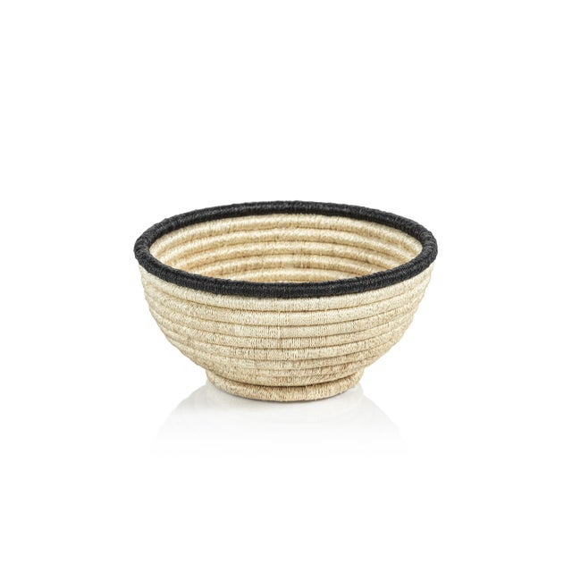 Traditional Matera Natural Coiled Abaca Bowl, Small For Sale - Image 3 of 3