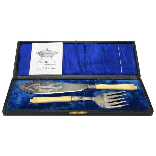 Late 19th Century Antique Silver Fish Cutlery Set by English Goldsmiths, 1875, Set of 2 For Sale - Image 5 of 5