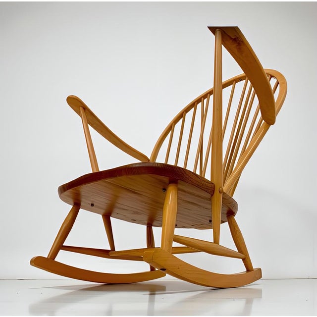 Wood Mid-Century Windsor Grandfather Rocking Chair in Wood attributed to Lucian Ercolani for Ercol, England, 1960s For Sale - Image 7 of 16