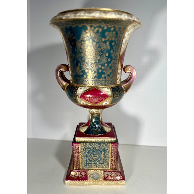 19th Century Large Royal Vienna Porcelain Urn. For Sale - Image 12 of 14