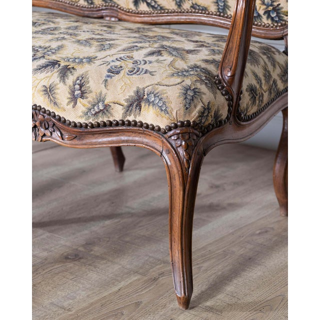 18th Century Louis XV Period Walnut Sofa with Floral Carvings and Tapestry Uphol For Sale In Atlanta - Image 6 of 11