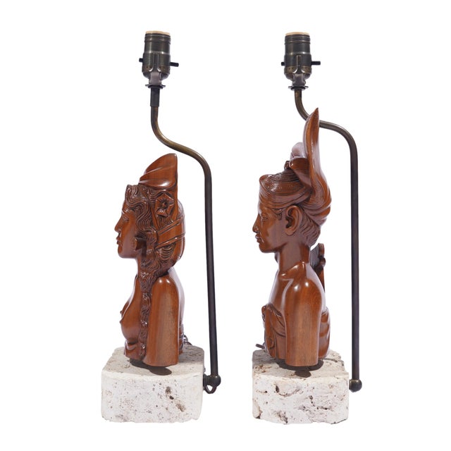 Pair of Balinese Carved Klungkung Wood Bust Lamps, 1920-40 For Sale - Image 4 of 13