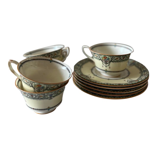 Beautiful vintage coffee or tea cups and saucers by Royal Worcester in the 'Chantilly' pattern. Made in England. Hand...