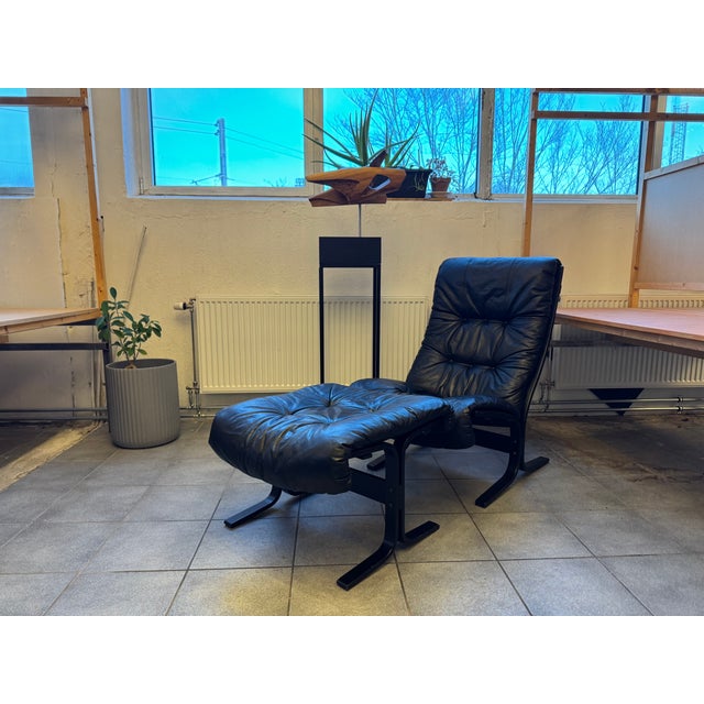 Mid-Century Modern Set of Vintage Scandinavian Siesta Lounge Chair and Ottoman by Ingmar Relling for Westnofa, 1970s For Sale - Image 3 of 18