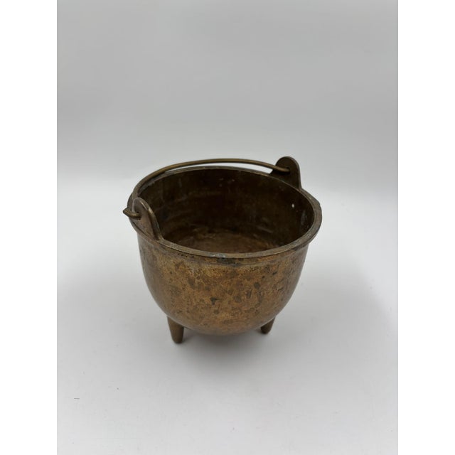 Antique Brass Kettle with Legs For Sale - Image 4 of 15