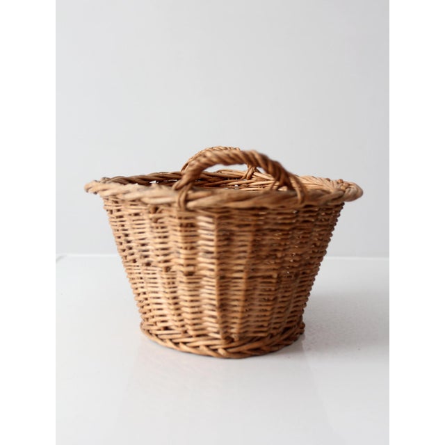 Vintage Oval Wicker Basket With Handles For Sale - Image 12 of 14