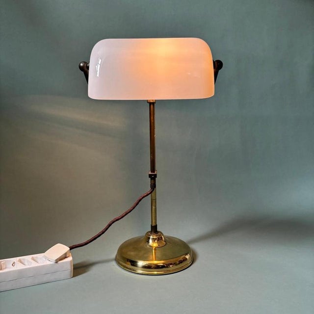 Elegant vintage dimensions: w: 29cm h: 50cm d: 29cm item: vintage lamp | banker's lamp material: metal color: white-gold...