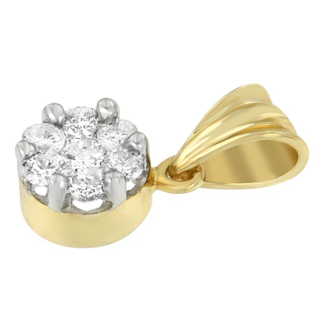 Contemporary 14K Yellow Gold 1/2 cttw Round Cut Diamond Circle Pendant Necklace (H-I, I1-I2) For Sale - Image 3 of 4