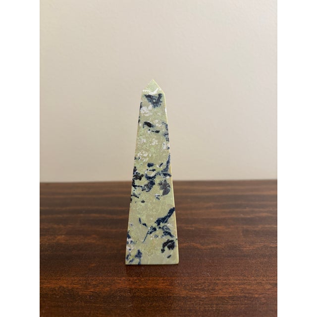 Yellow and Black Marble Obelisk With Dramatic Veining For Sale In South Bend - Image 6 of 11