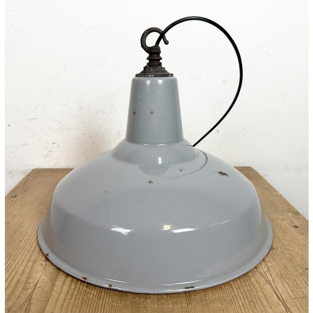 Industrial British Grey Enamel Factory Pendant Lamp from Benjamin Electric Manufacturing Company, 1960s For Sale - Image 13 of 17