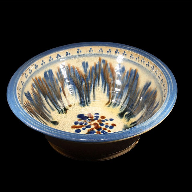 Large Decorative Glazed Bowl – Early 20th Century This striking early 20th-century decorative bowl showcases exceptional...