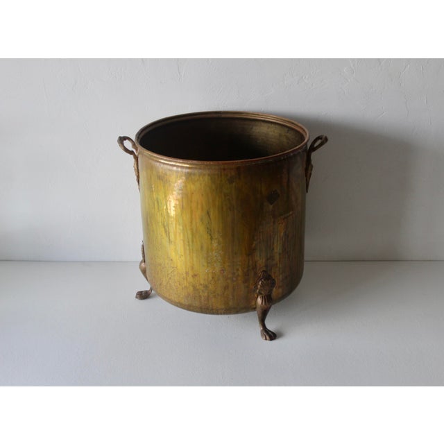 Extra Large English Style Brass Hammered Paw Footed Planter With Ornate Handles Vintage Mid Century For Sale - Image 14 of 18