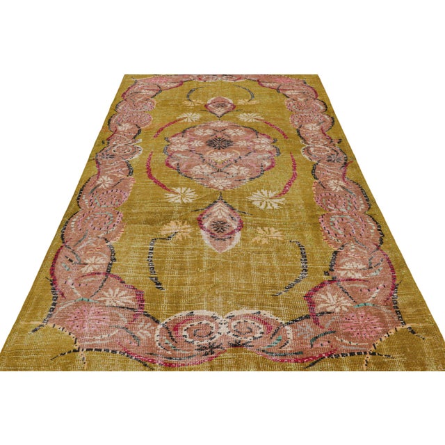 1960s Vintage Zeki Müren Rug in Chartreuse With Floral Medallion, From Rug & Kilim For Sale - Image 5 of 8