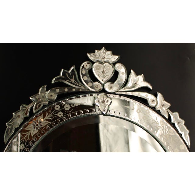 1970s VTG Venetian Murano Glass Mirror Etched Floral Round Italy, 28.5" T X 22.5" W For Sale - Image 5 of 10