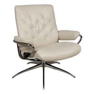 Metro Swivel Chair in Leather and Chrome from Stressless For Sale