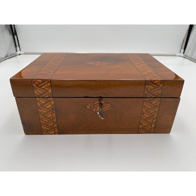 Writing Casket Box in Walnut with Inlays, England, Late 19th Century For Sale - Image 4 of 14