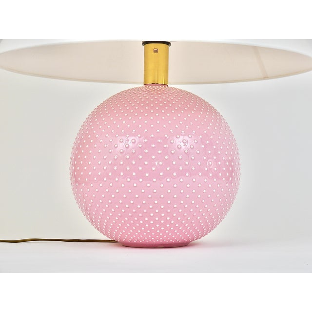 1970s Rosé Pastel Polka Dot Sphere Table Lamp in Ceramic & Brass from Studio Paf Milano, 1970s For Sale - Image 5 of 18