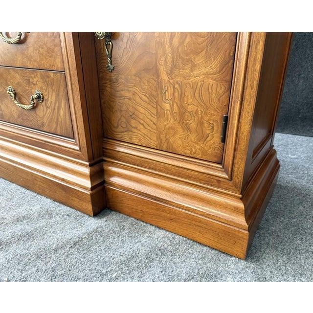 Late 20th Century Thomasville Burled Walnut China Cabinet For Sale - Image 9 of 17