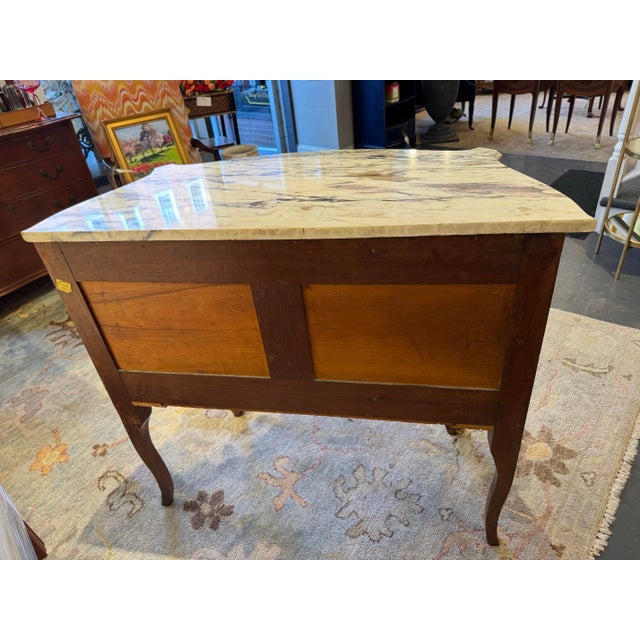 2000 - 2009 2000s Vintage French Provincial Walnut and Fruitwood Bombe Commode For Sale - Image 5 of 12