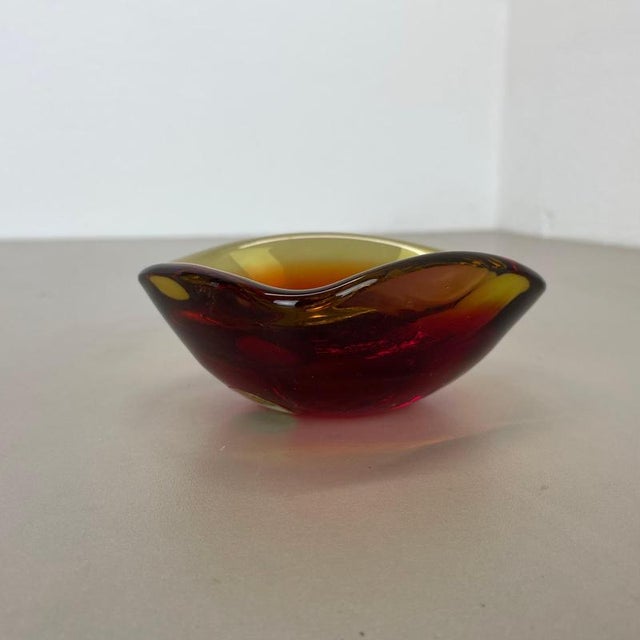 Murano Glass Red Yellow Bowl Element Shell Ashtray Seguso Murano, Italy, 1970s For Sale - Image 11 of 17
