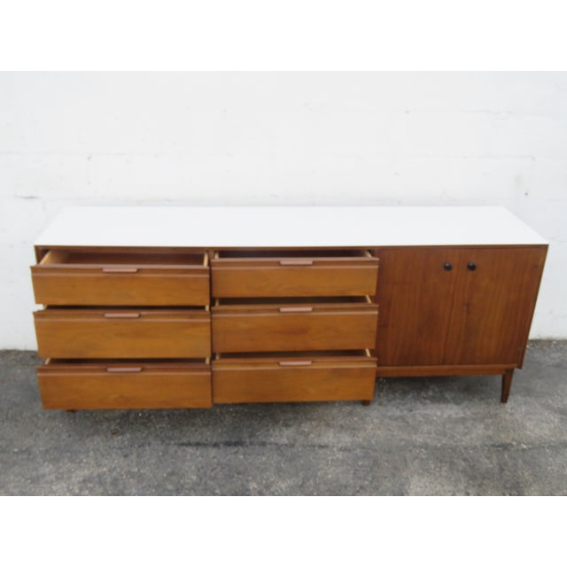 American of Martinsville Mid Century Long Dresser Sideboard Bathroom Vanity 6297 For Sale - Image 11 of 18