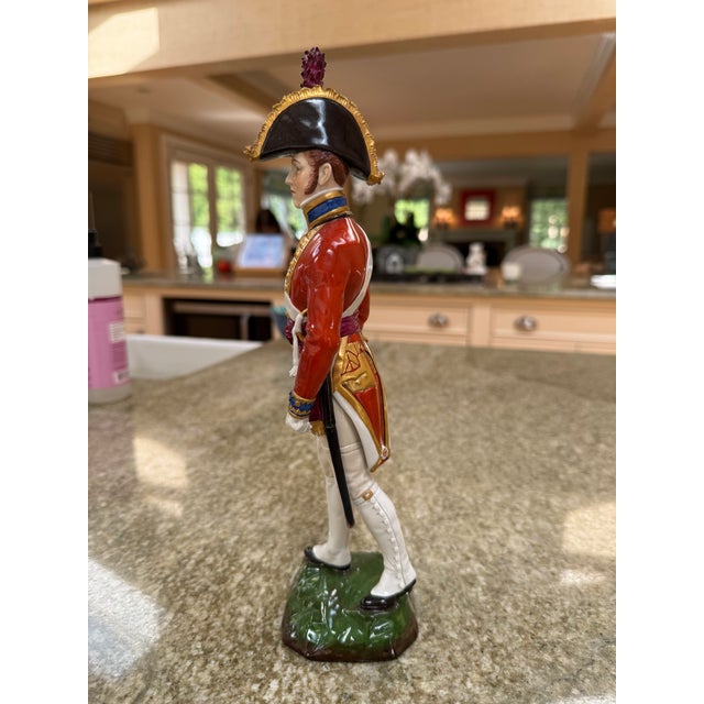 Traditional 1910s Sitzendorf German Porcelain Figure or a Grenadier Guard of the Guards Order For Sale - Image 3 of 8