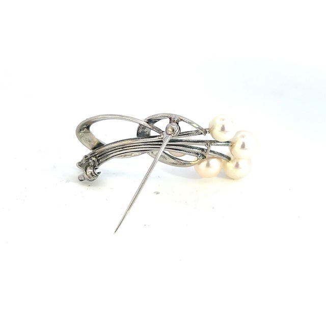1990s Mikimoto Estate Akoya Pearl Brooch 6.80 mm Silver For Sale - Image 4 of 7