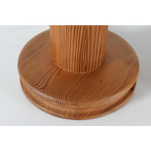 Mid-Century Modern Tall Table Lamps in Pine by Uno Kristiansson for Luxus, Sweden, 1970s, Set of 2 For Sale - Image 3 of 9