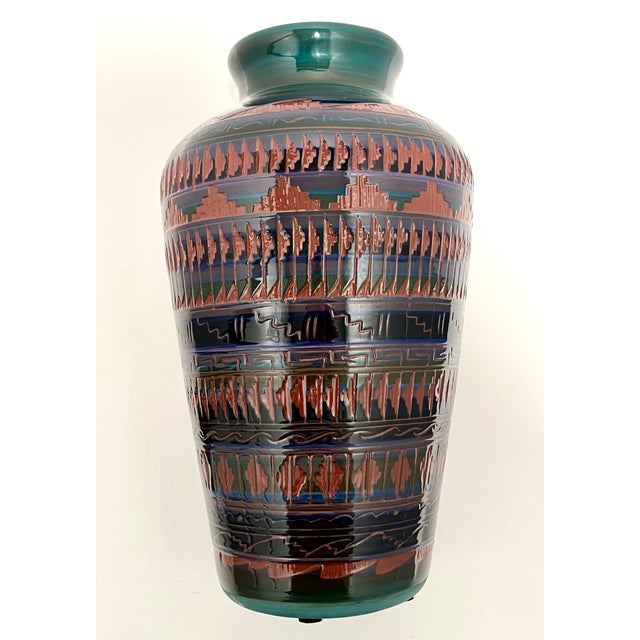 Native American Monumental Southwestern Studio Art Pottery Vase Signed W. Johnson “Navajo” – Carved Bear Motif For Sale - Image 3 of 10