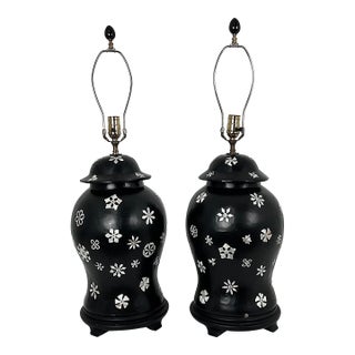 Vintage Paper Mache Black Lacquer Ginger Jar Lamps With Mother of Pearl Inlet For Sale