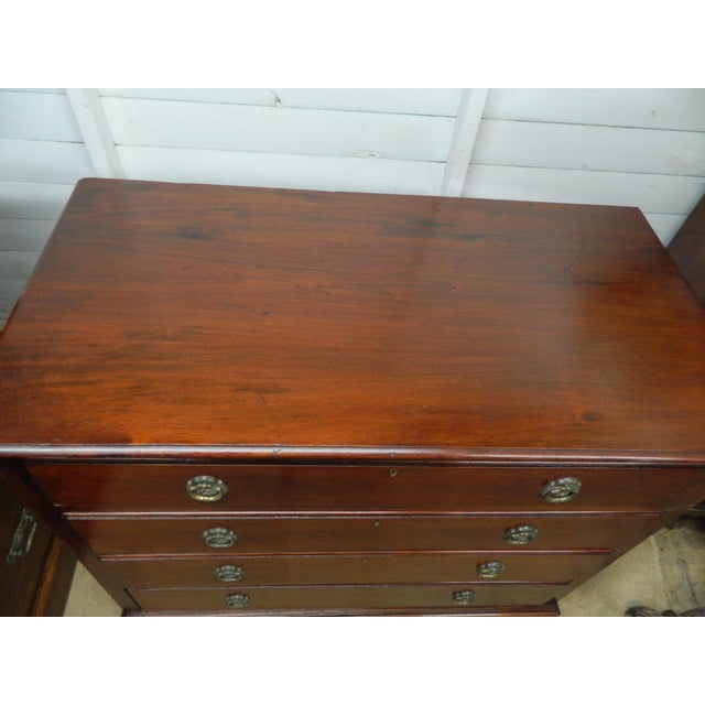 Small Edwardian Mahogany Chest of Drawers, 1890s, in Good conditions. Designed 1890 to 1919