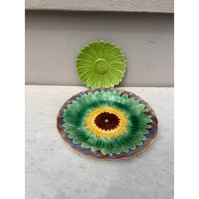 Ceramic Small French Majolica Daisy Plate Vallauris, Circa 1950 For Sale - Image 7 of 7