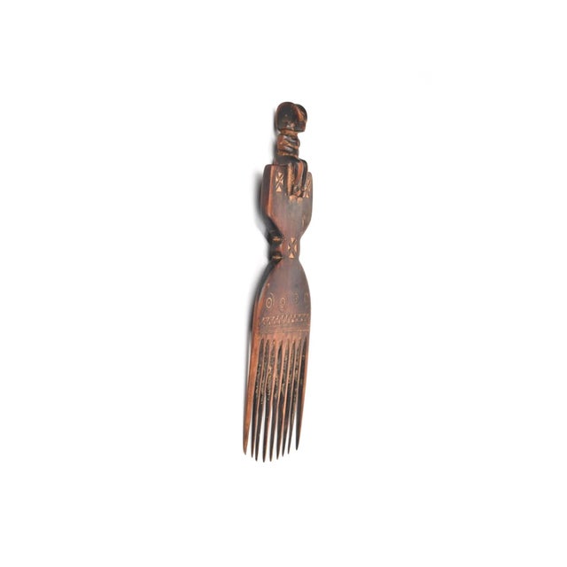 African Early 20th Century Nyamwezi Mwana Hiti Figural Comb Tanzania For Sale - Image 3 of 7