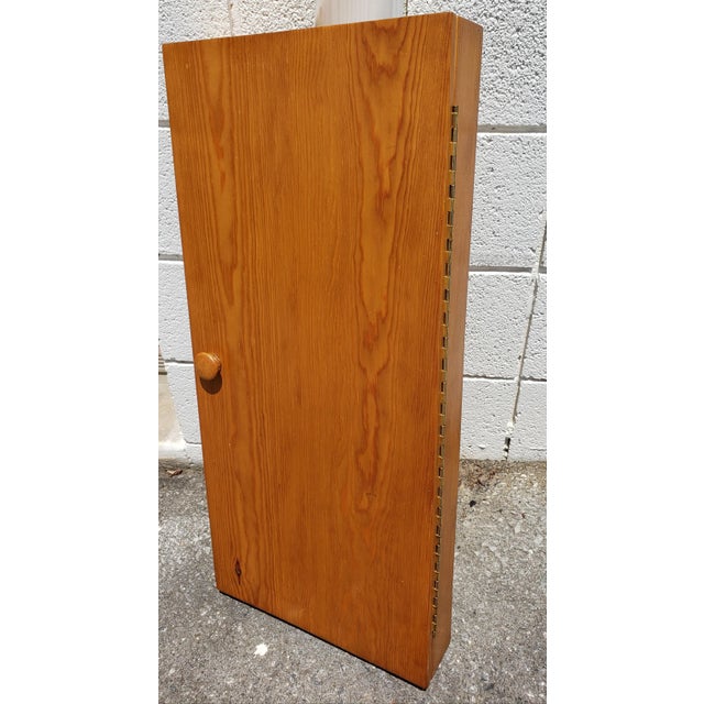 American Late 20th Century Amish Hand-Crafted Pine Wall Cabinet For Sale - Image 3 of 6