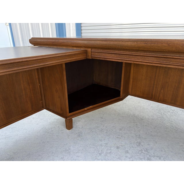 Brown 1960s Mid-Century Modern Walnut L-Shaped Executive Desk With Black Laminate Top For Sale - Image 8 of 16