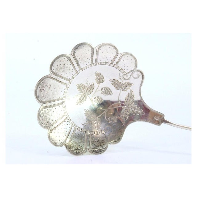 Silver Sauce Spoon with Engraved Floral Motifs on the Shell and Guilloche Handle For Sale - Image 6 of 7