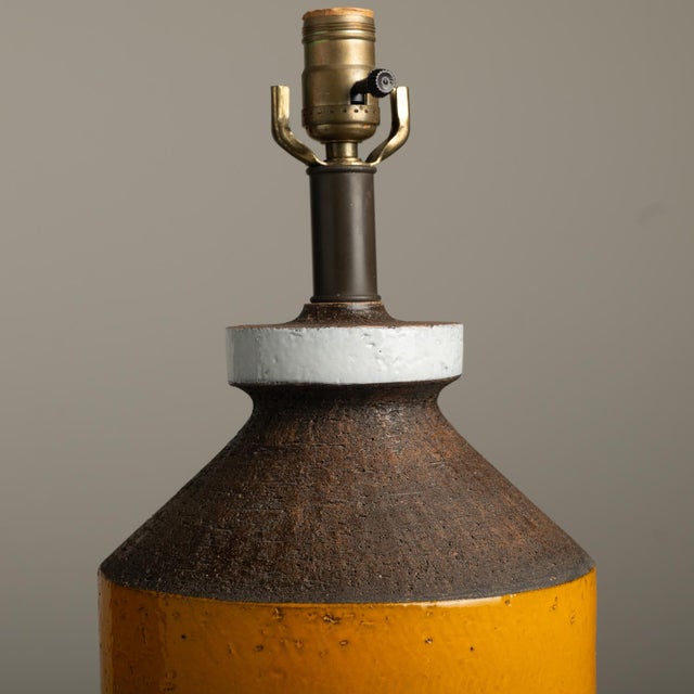 Mustard 1950s Spectacular Large Glazed Studio Pottery Signed Italian Table Lamp Base Bitossi Aldo Londi Raymor For Sale - Image 8 of 11