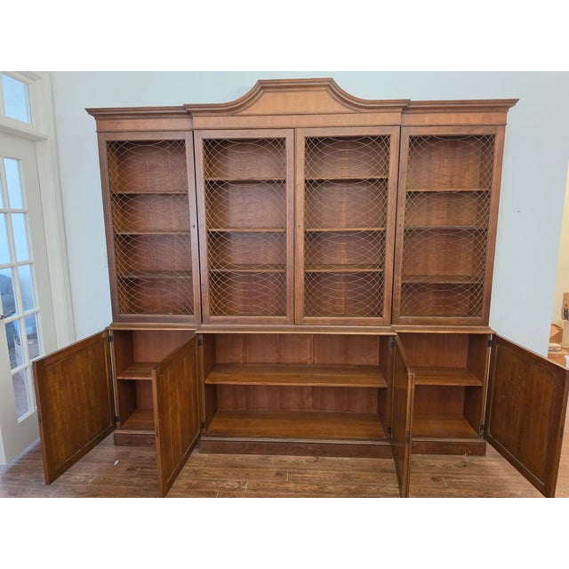 Traditional 1900-1909 Georgian Style Mahogany Breakfront - Display Hutch For Sale - Image 3 of 11