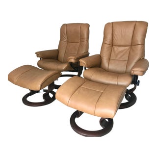 Contemporary Ekornes Stressless Mayfair Lounge Chairs and Ottomans - 4 Pieces For Sale
