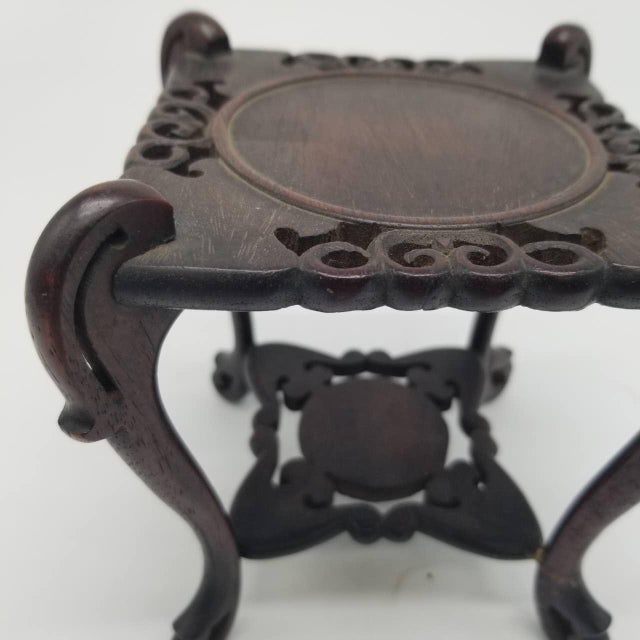 Vintage Japanese Carved Wood Okimono Stand With Curved Legs For Sale - Image 9 of 15