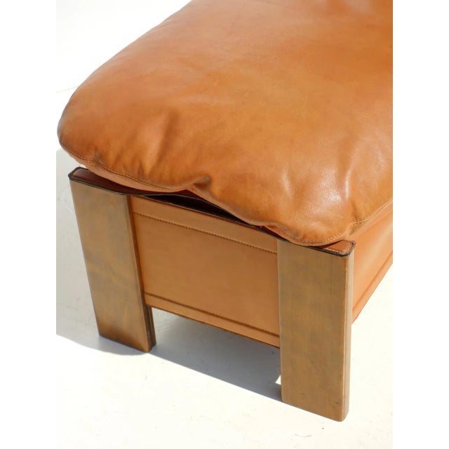 1970s Set of Artona Leather and Wood Lounge Chair with Ottoman by Tobia & Afra Scarpa for Maxalto, 1970s For Sale - Image 5 of 17
