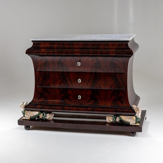 Traditional Empire Chest of Drawers in Mahogany, 1800s For Sale - Image 3 of 13